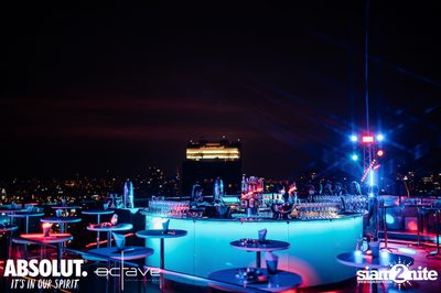  รวมภาพบรรยากาศส่งท้ายปีเก่ากับงาน New Year's Eve Countdown ที่ Octave Rooftop Bar — photo 10