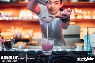  รวมภาพบรรยากาศส่งท้ายปีเก่ากับงาน New Year's Eve Countdown ที่ Octave Rooftop Bar — photo 35