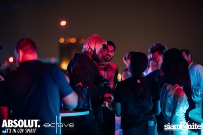  รวมภาพบรรยากาศส่งท้ายปีเก่ากับงาน New Year's Eve Countdown ที่ Octave Rooftop Bar — photo 40