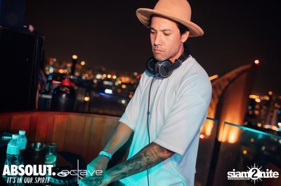  รวมภาพบรรยากาศส่งท้ายปีเก่ากับงาน New Year's Eve Countdown ที่ Octave Rooftop Bar — photo 56