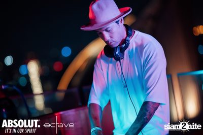  รวมภาพบรรยากาศส่งท้ายปีเก่ากับงาน New Year's Eve Countdown ที่ Octave Rooftop Bar — photo 61