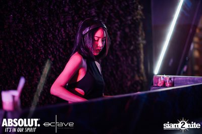  รวมภาพบรรยากาศส่งท้ายปีเก่ากับงาน New Year's Eve Countdown ที่ Octave Rooftop Bar — photo 74