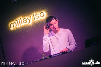 ภาพบรรยากาศคอนเสิร์ต HYBS ที่ร้าน Milley club — photo 4
