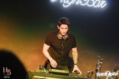 Atom at High bar  — photo 131
