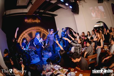 บรรยากาศคอนเสิร์ต Burin ที่ร้าน The Cavalry Thonglor — photo 111