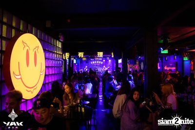 UrboyTJ at Yak Bar — photo 6