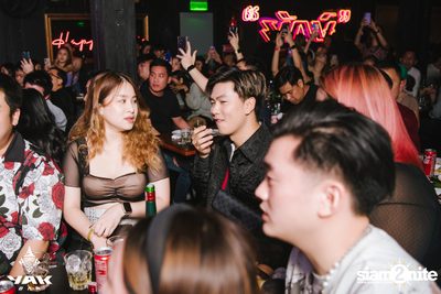 UrboyTJ at Yak Bar — photo 105