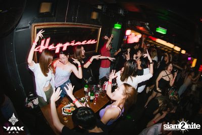 UrboyTJ at Yak Bar — photo 136