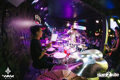 UrboyTJ at Yak Bar — photo 147