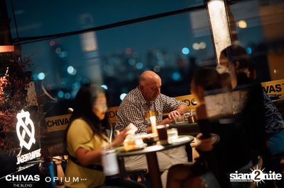ภาพบรรยากาศจากงาน Chivas The Blend Remixed ที่ Opium Bar — photo 76