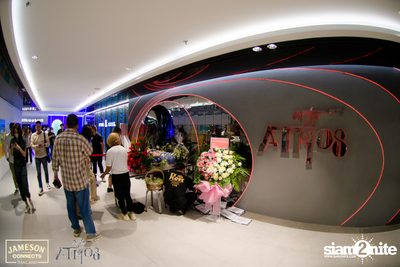 ภาพบรรยากาศ Ink​ Waruntorn​ Feat.​ Pod​ Moderndog Special Concert ที่ร้าน Atmos On Top — photo 6
