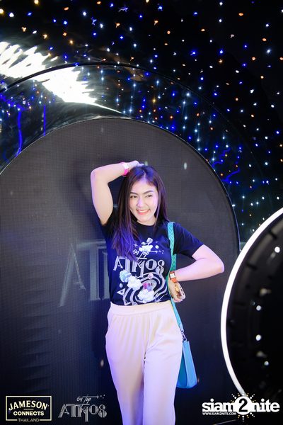 ภาพบรรยากาศ Ink​ Waruntorn​ Feat.​ Pod​ Moderndog Special Concert ที่ร้าน Atmos On Top — photo 8