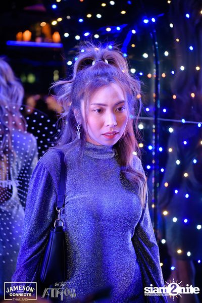 ภาพบรรยากาศ Ink​ Waruntorn​ Feat.​ Pod​ Moderndog Special Concert ที่ร้าน Atmos On Top — photo 10