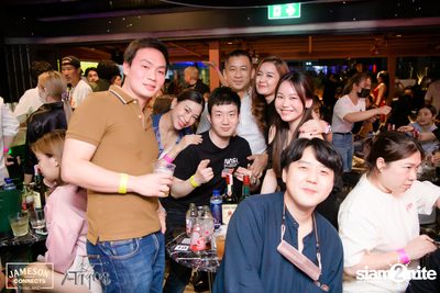 ภาพบรรยากาศ Ink​ Waruntorn​ Feat.​ Pod​ Moderndog Special Concert ที่ร้าน Atmos On Top — photo 12