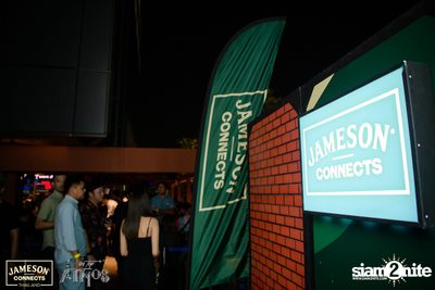 ภาพบรรยากาศ Ink​ Waruntorn​ Feat.​ Pod​ Moderndog Special Concert ที่ร้าน Atmos On Top — photo 21