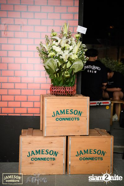 ภาพบรรยากาศ Ink​ Waruntorn​ Feat.​ Pod​ Moderndog Special Concert ที่ร้าน Atmos On Top — photo 23