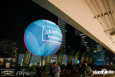 ภาพบรรยากาศ Ink​ Waruntorn​ Feat.​ Pod​ Moderndog Special Concert ที่ร้าน Atmos On Top — photo 24