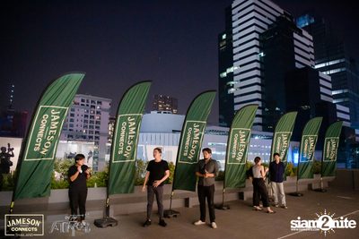 ภาพบรรยากาศ Ink​ Waruntorn​ Feat.​ Pod​ Moderndog Special Concert ที่ร้าน Atmos On Top — photo 25