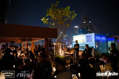 ภาพบรรยากาศ Ink​ Waruntorn​ Feat.​ Pod​ Moderndog Special Concert ที่ร้าน Atmos On Top — photo 52