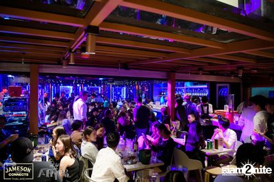 ภาพบรรยากาศ Ink​ Waruntorn​ Feat.​ Pod​ Moderndog Special Concert ที่ร้าน Atmos On Top — photo 59