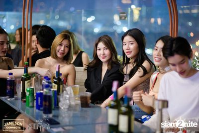 ภาพบรรยากาศ Ink​ Waruntorn​ Feat.​ Pod​ Moderndog Special Concert ที่ร้าน Atmos On Top — photo 71
