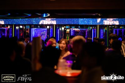 ภาพบรรยากาศ Ink​ Waruntorn​ Feat.​ Pod​ Moderndog Special Concert ที่ร้าน Atmos On Top — photo 75