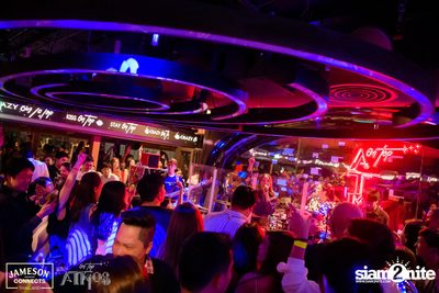 ภาพบรรยากาศ Ink​ Waruntorn​ Feat.​ Pod​ Moderndog Special Concert ที่ร้าน Atmos On Top — photo 99
