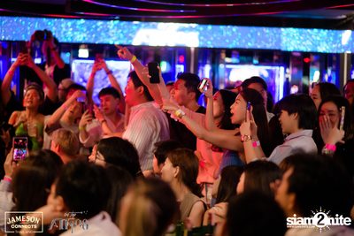 ภาพบรรยากาศ Ink​ Waruntorn​ Feat.​ Pod​ Moderndog Special Concert ที่ร้าน Atmos On Top — photo 110