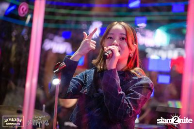 ภาพบรรยากาศ Ink​ Waruntorn​ Feat.​ Pod​ Moderndog Special Concert ที่ร้าน Atmos On Top — photo 141