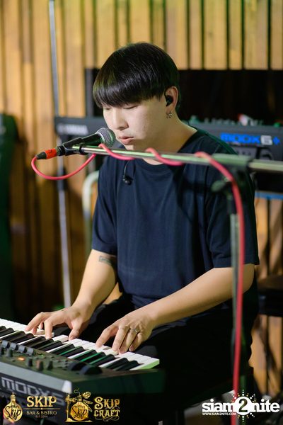 Kiankai and wanich & Duang Dao Diew Dai at SKIP Bar&Bistro — photo 5
