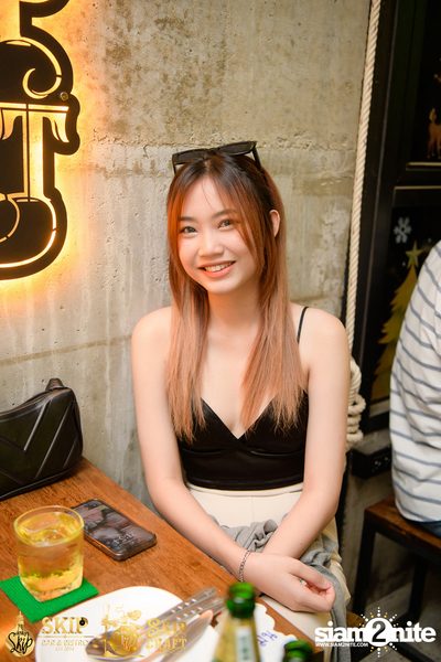 Kiankai and wanich & Duang Dao Diew Dai at SKIP Bar&Bistro — photo 15