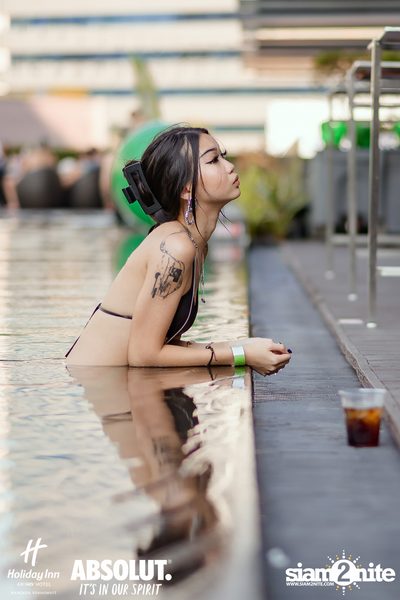 Pool Party at Holiday Inn Sukhumvit — photo 14