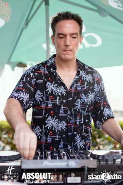 Pool Party at Holiday Inn Sukhumvit — photo 40