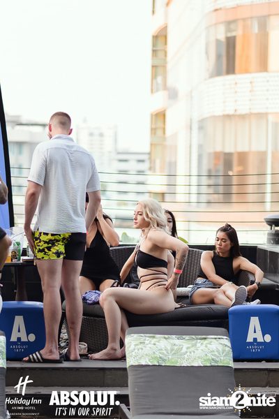 Pool Party at Holiday Inn Sukhumvit — photo 96