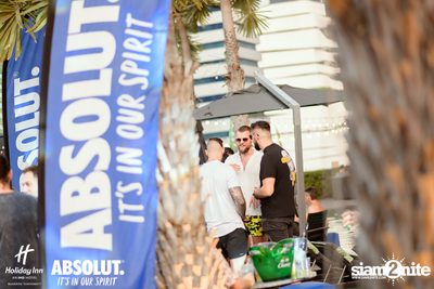 Pool Party at Holiday Inn Sukhumvit — photo 122