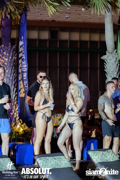 Pool Party at Holiday Inn Sukhumvit — photo 133