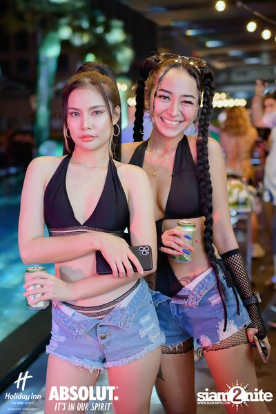 Pool Party at Holiday Inn Sukhumvit — photo 142