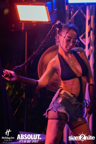 Pool Party at Holiday Inn Sukhumvit — photo 181