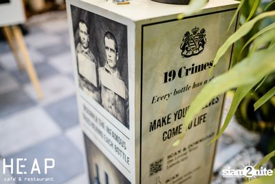 ภาพบรรยากาศงาน 19 Crimes ที่ Heap Viphawadee  — photo 16