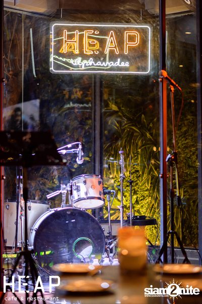 ภาพบรรยากาศงาน 19 Crimes ที่ Heap Viphawadee  — photo 42