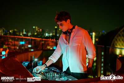 Mad Stash x Octave Songkran Opening Party ที่ Octave Rooftop Bar — photo 12