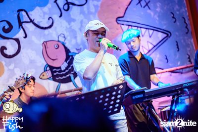 คอนเสิร์ต JEEP ft. First, KIN และ KIDDO ที่ Happy Fish Asiatique — photo 31