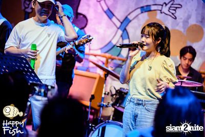 คอนเสิร์ต JEEP ft. First, KIN และ KIDDO ที่ Happy Fish Asiatique — photo 33