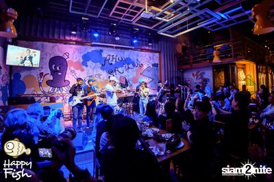 คอนเสิร์ต JEEP ft. First, KIN และ KIDDO ที่ Happy Fish Asiatique — photo 35