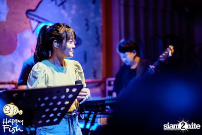 คอนเสิร์ต JEEP ft. First, KIN และ KIDDO ที่ Happy Fish Asiatique — photo 36