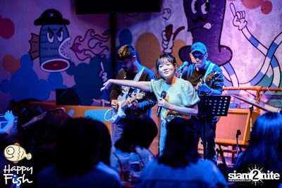 คอนเสิร์ต JEEP ft. First, KIN และ KIDDO ที่ Happy Fish Asiatique — photo 40