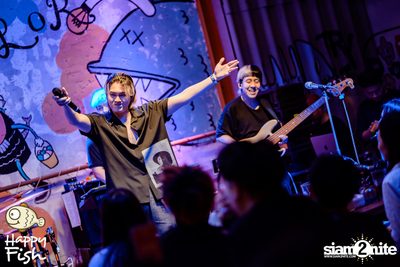คอนเสิร์ต JEEP ft. First, KIN และ KIDDO ที่ Happy Fish Asiatique — photo 54