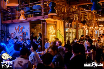 คอนเสิร์ต JEEP ft. First, KIN และ KIDDO ที่ Happy Fish Asiatique — photo 67