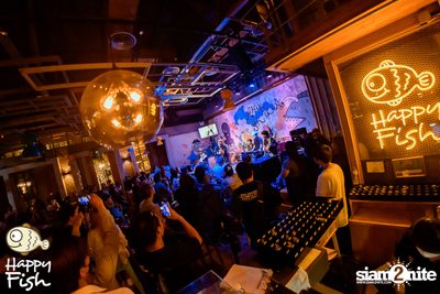 คอนเสิร์ต JEEP ft. First, KIN และ KIDDO ที่ Happy Fish Asiatique — photo 74