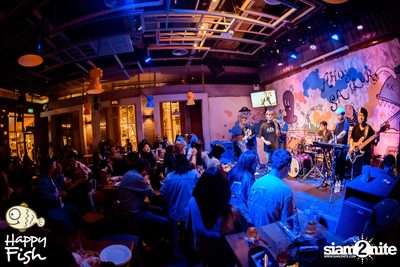 คอนเสิร์ต JEEP ft. First, KIN และ KIDDO ที่ Happy Fish Asiatique — photo 77
